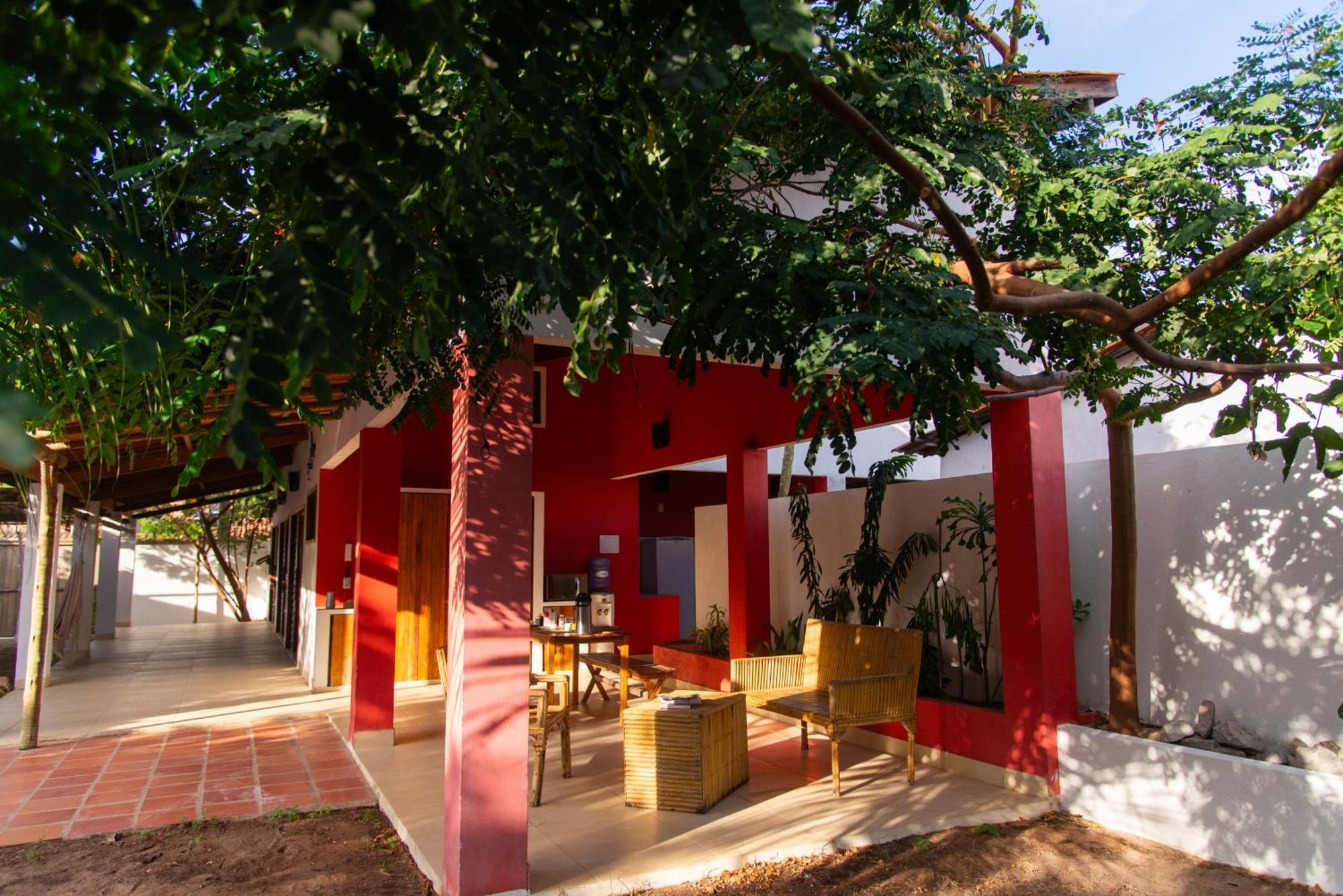 Casa Claudia Hotel Fortim Exterior photo